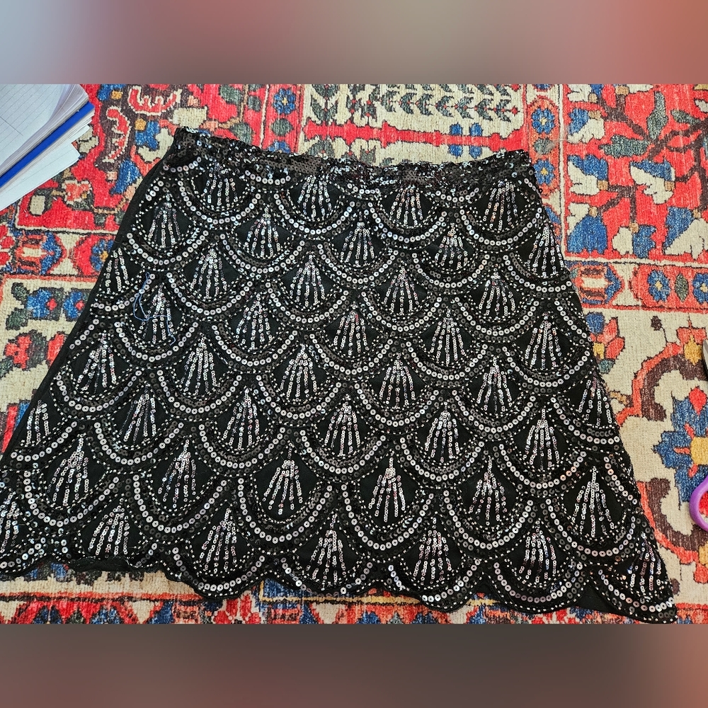 Sequined miniskirt, Size Medium